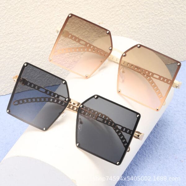 Big Frame Chain Mirror Leg Sunglasses Various Designs - White frame upper gray lower powder